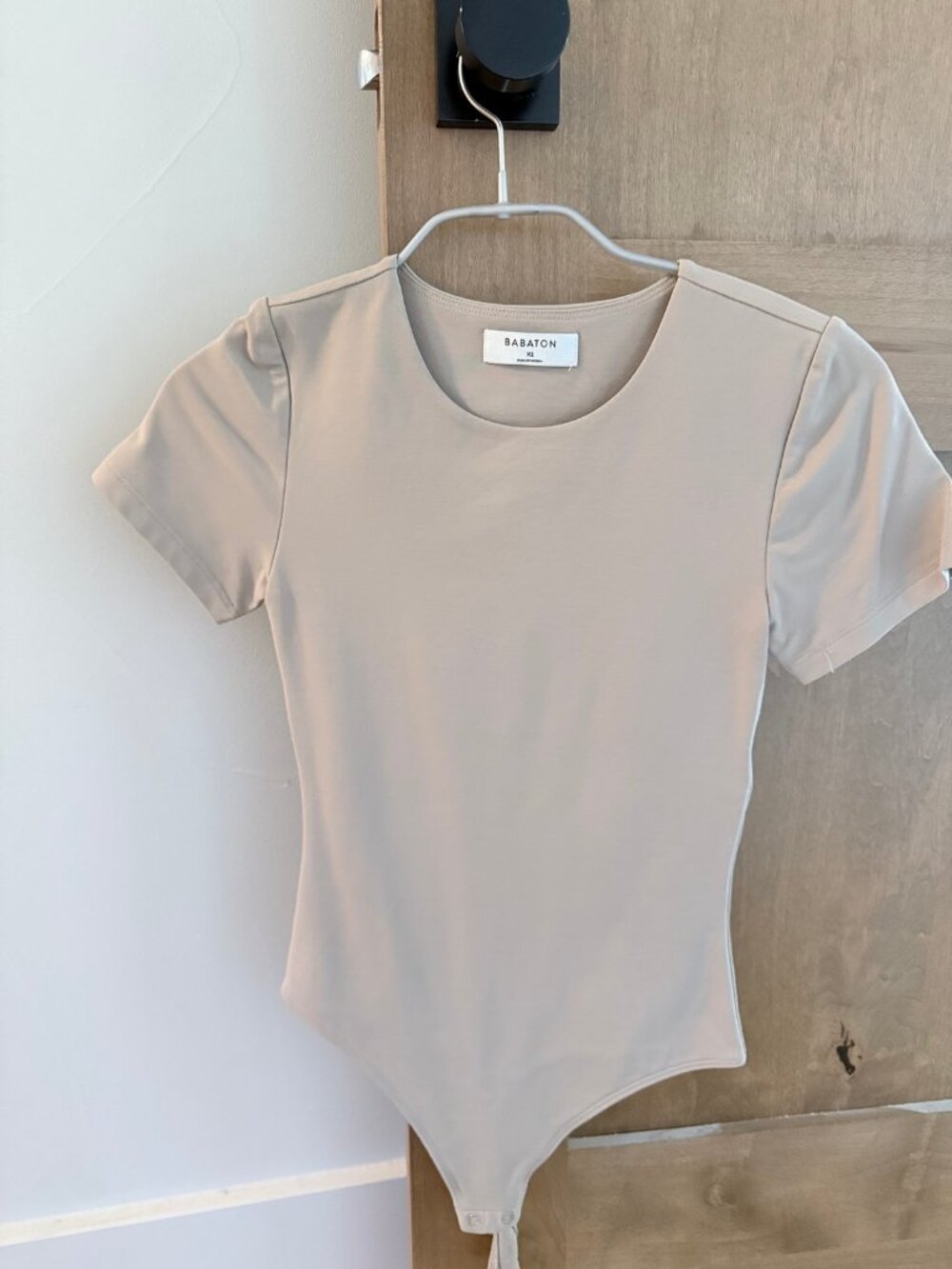Babaton Aritzia Beige Short-Sleeve Bodysuit XS